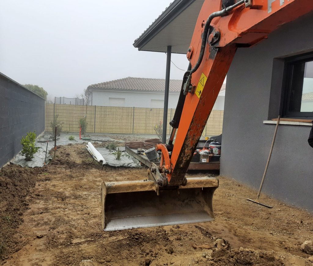 Installation de terrassement près de maison à Rouen